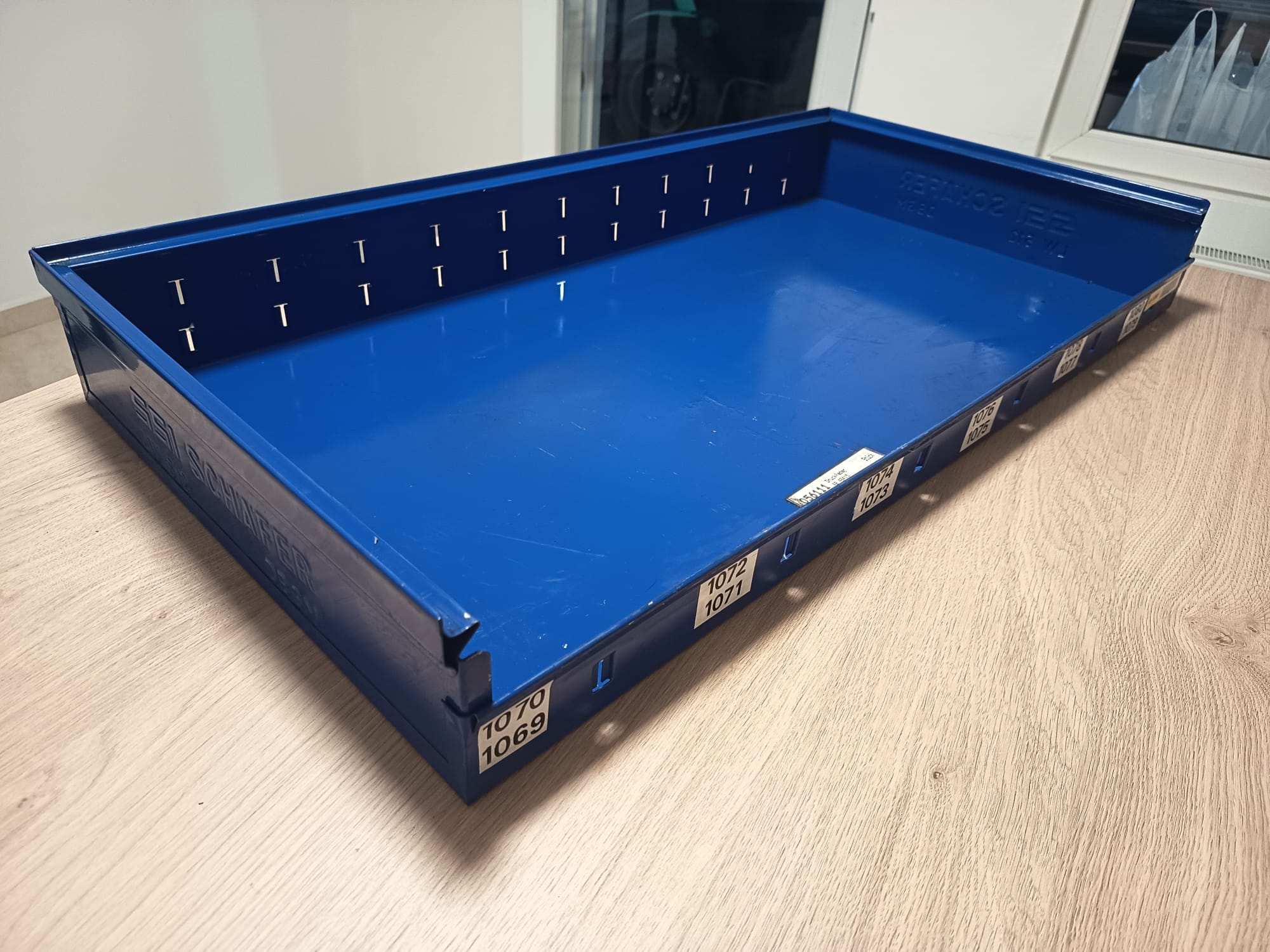 Schaefer LW512 fém tárolóláda – 98 × 50 × 12 cm - Image 2