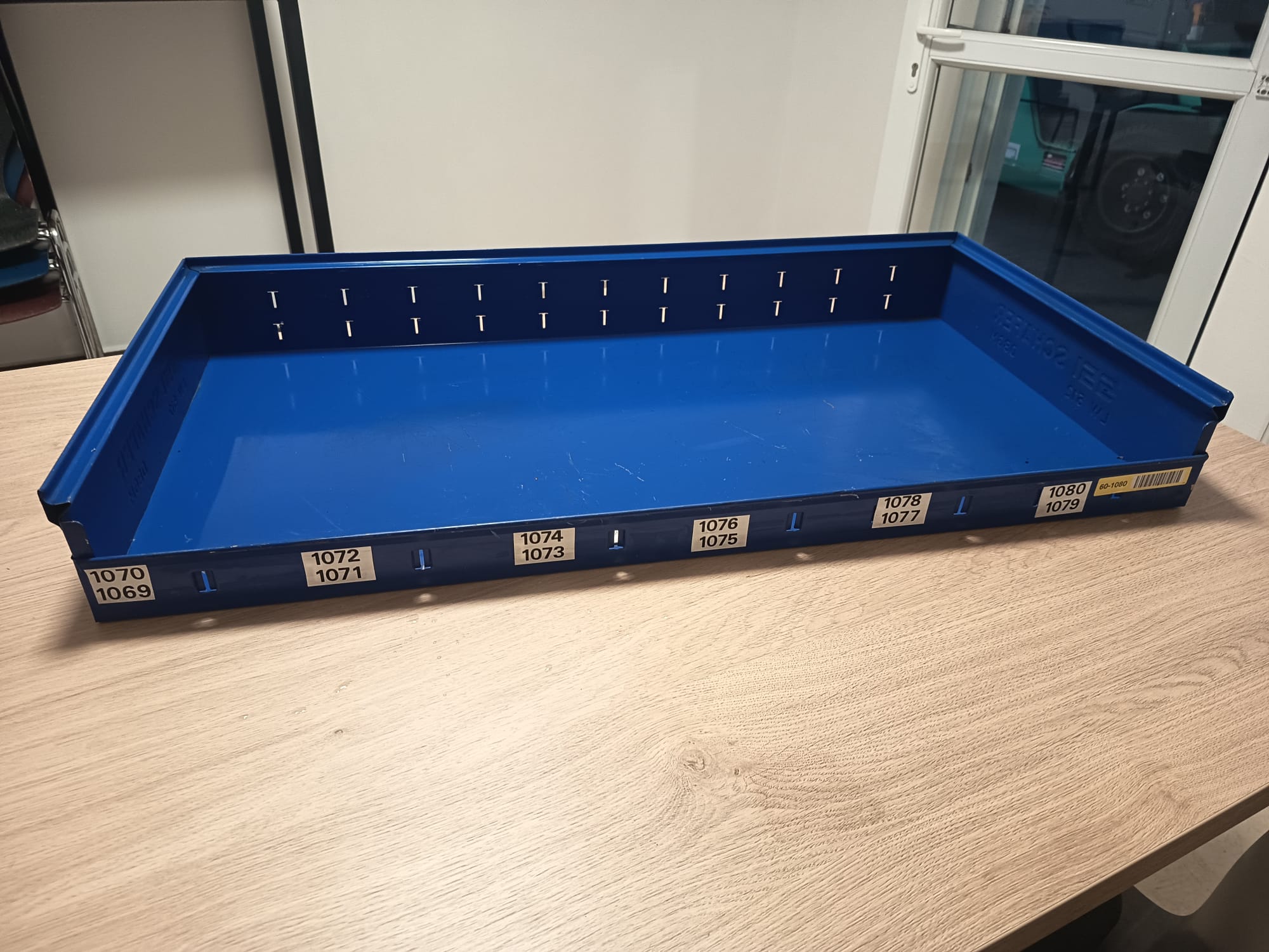 Schaefer LW512 fém tárolóláda – 98 × 50 × 12 cm