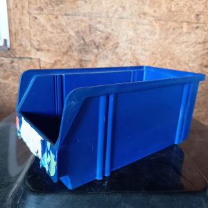 Kék műanyag tárolódoboz – 30 × 15 × 13 cm