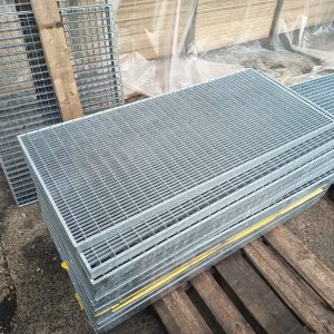 Járórács - 45x10 mm rácsosztású 40 mm magas